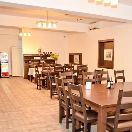Hotel Delta Est & Restaurant 3*