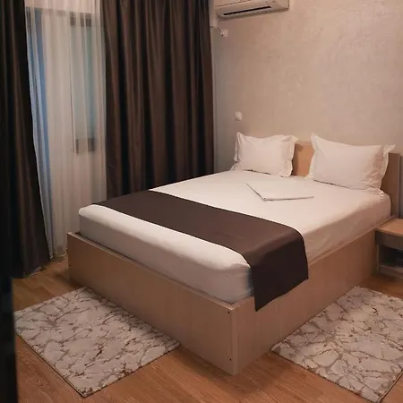 Hotel Delta Est & Restaurant