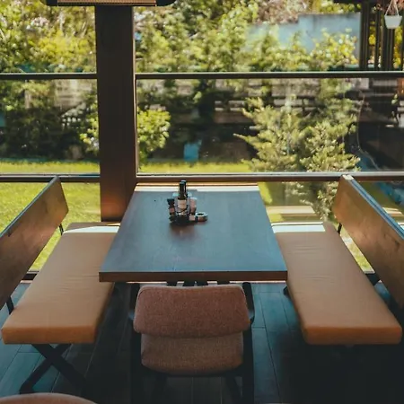 Delta Est & Restaurant Hotel 3*