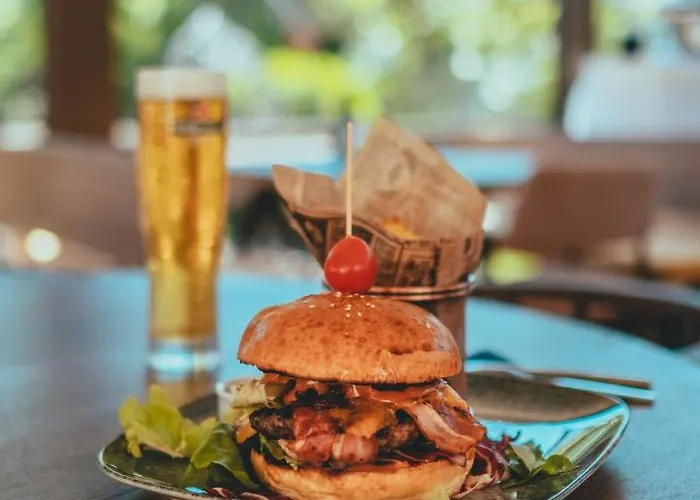 Hotel Delta Est & Restaurant 3*