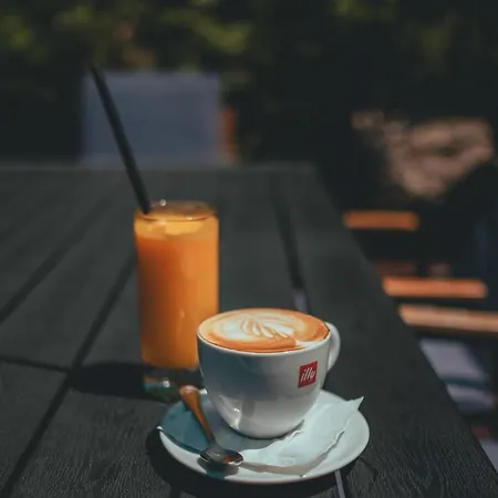 فندق Delta Est & Restaurant 3*