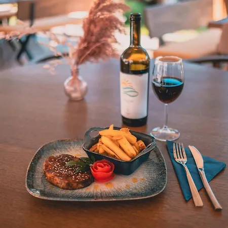 Delta Est & Restaurant سولينا