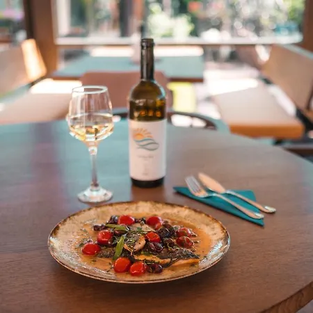 Delta Est & Restaurant 3*